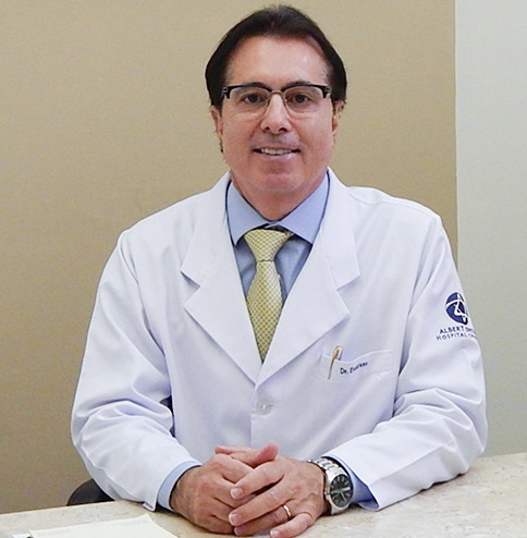 Dr. Estéfano Luiz Favaretto